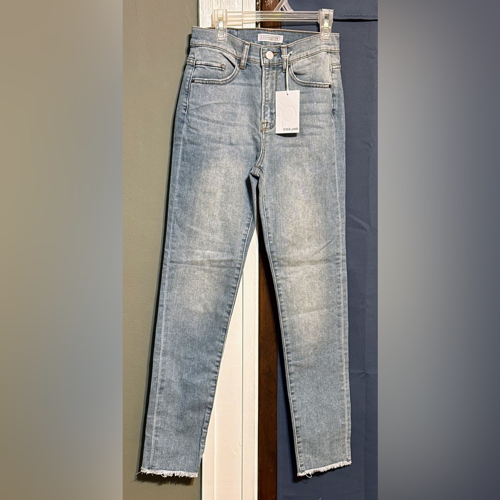New Women’s Closette Chic Jeans By Sneak Peek Denim Sz 1/W25 Raw Hem & Slim Fit